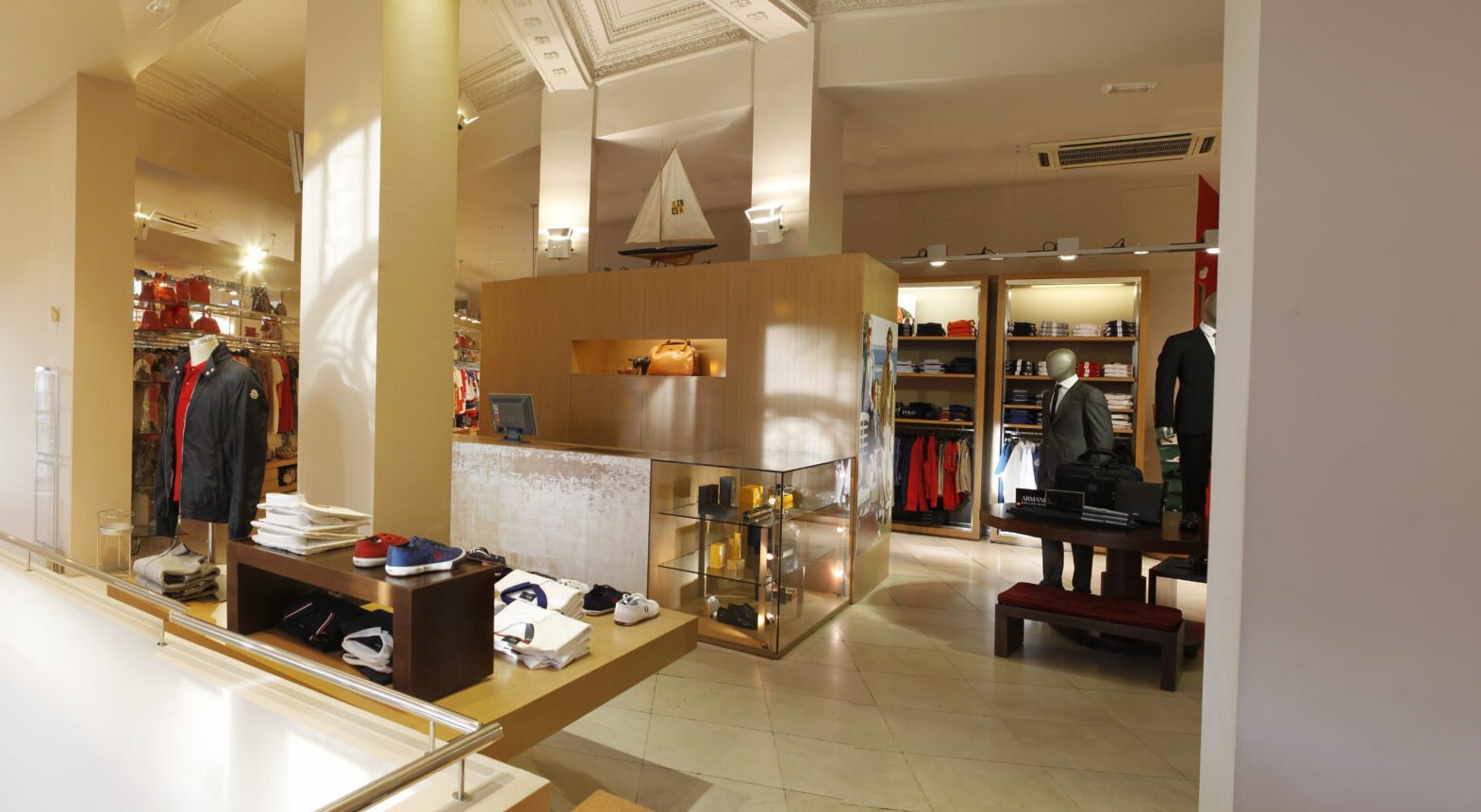 Estilo y tendencias en Club. Tienda de club